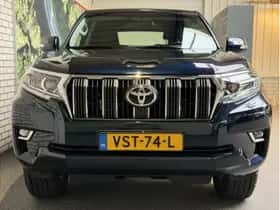 Toyota Land Cruiser (2022) thumbnail 3