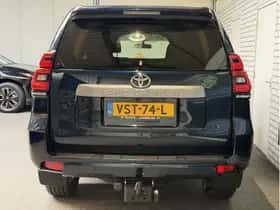Toyota Land Cruiser (2022) thumbnail 4