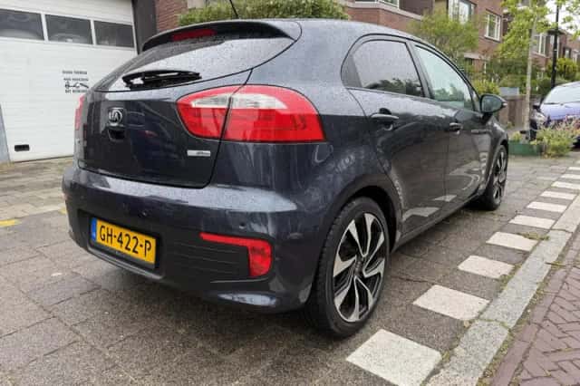 Kia Rio (0) thumbnail 4