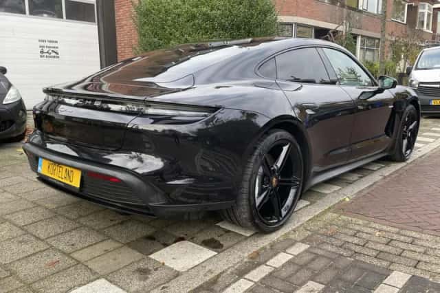 Porsche Taycan (0) thumbnail 4