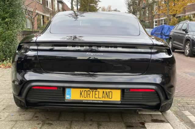Porsche Taycan (0) thumbnail 5