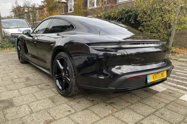Porsche Taycan (0) thumbnail 6