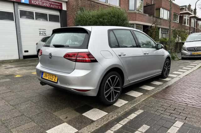 Volkswagen Golf (0) thumbnail 4