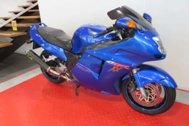 Honda CBR (1999) thumbnail 2