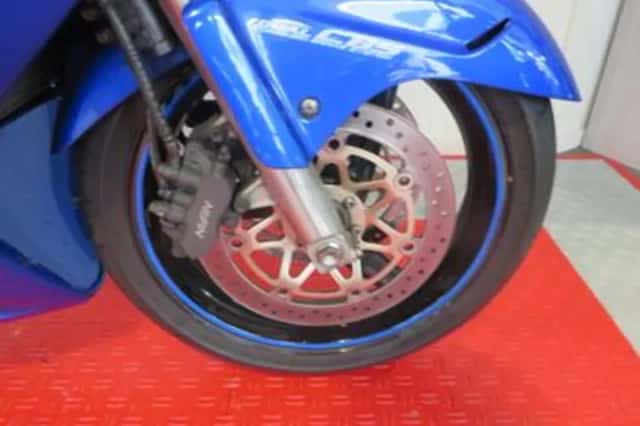 Honda CBR (1999) thumbnail 6