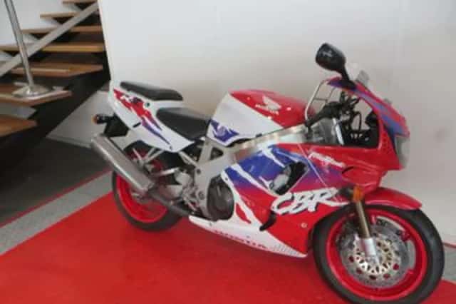 Honda CBR (1995) thumbnail 2