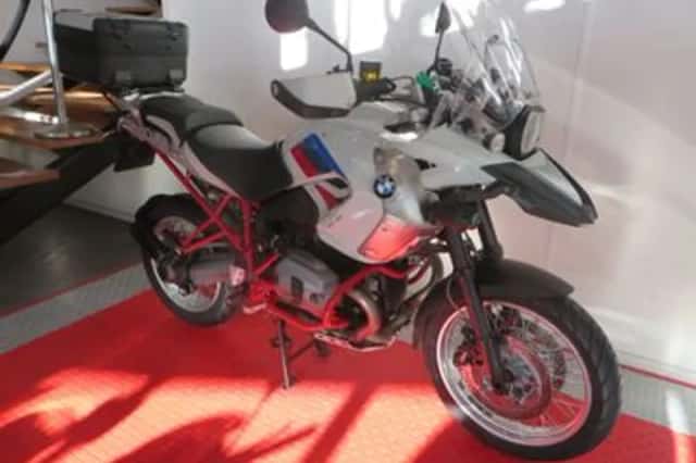 BMW R (2012) thumbnail 2