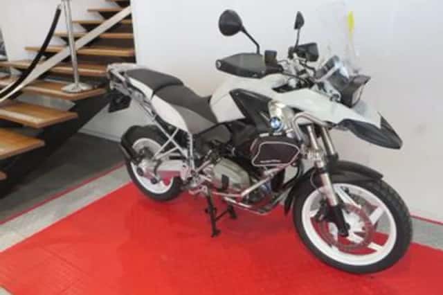 BMW R (2011) thumbnail 2