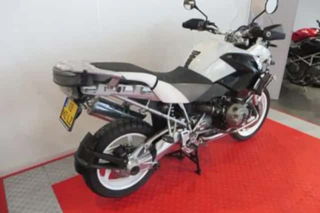 BMW R (2011) thumbnail 3