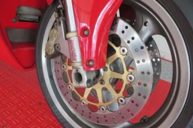 DUCATI 748 (2002) thumbnail 3
