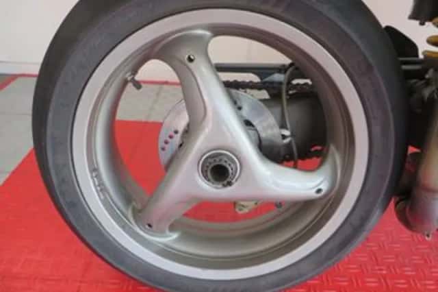 DUCATI 748 (2002) thumbnail 6