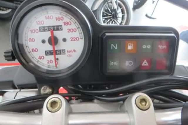 DUCATI M (1998) thumbnail 5