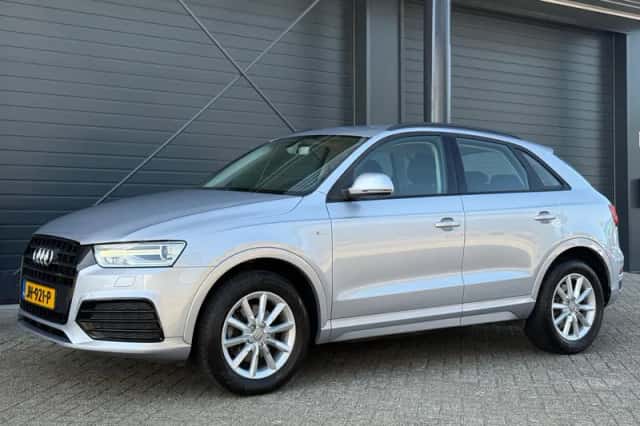 Audi Q3 (2016) thumbnail 1