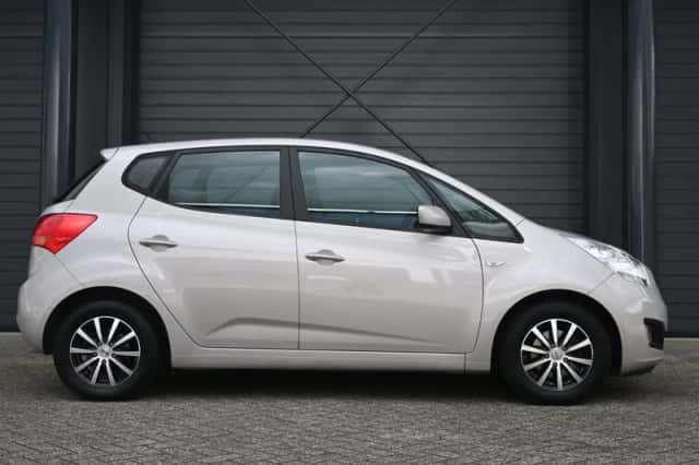 Kia Venga (2011) thumbnail 6