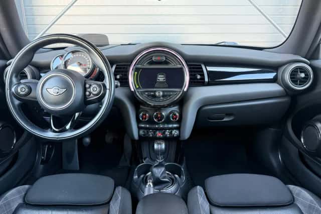 MINI Cooper S (2015) thumbnail 3