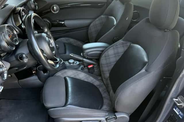 MINI Cooper S (2015) thumbnail 4