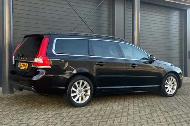 Volvo V70 (2015) thumbnail 2