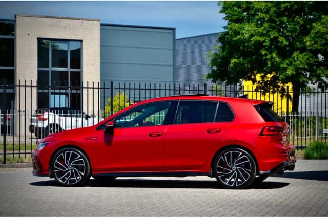Volkswagen Golf (2024) thumbnail 2