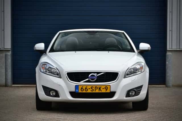 Volvo C70 (2011) thumbnail 2