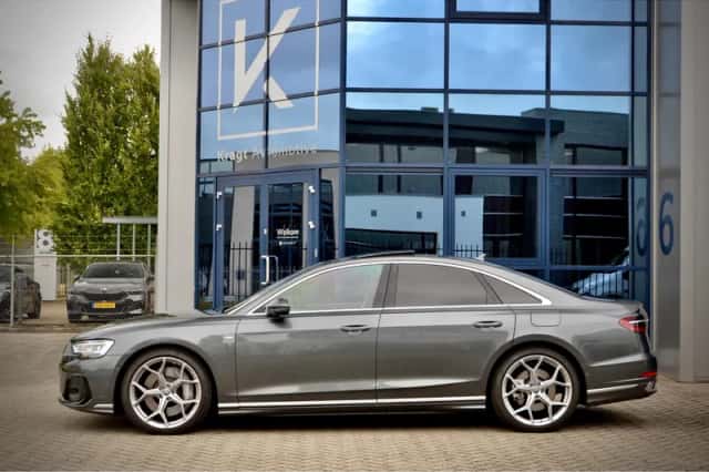 Audi A8 (2024) thumbnail 2