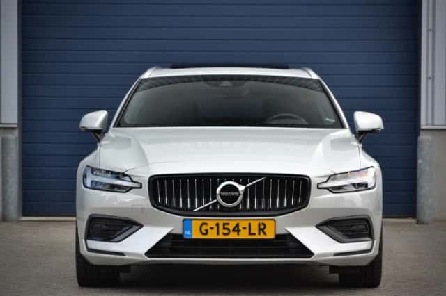 Volvo V60 (2019) thumbnail 2