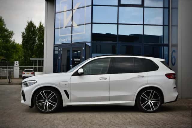 BMW X5 (2021) thumbnail 2