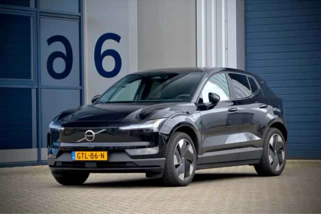 Volvo EX30 (2024) thumbnail 1