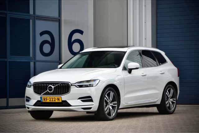 Volvo XC60 (2017) thumbnail 1