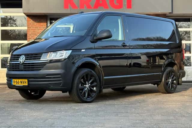 Volkswagen Transporter (2021) thumbnail 1