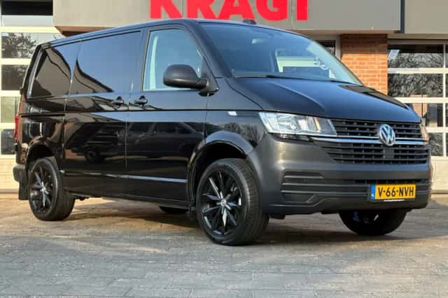 Volkswagen Transporter (2021) thumbnail 4