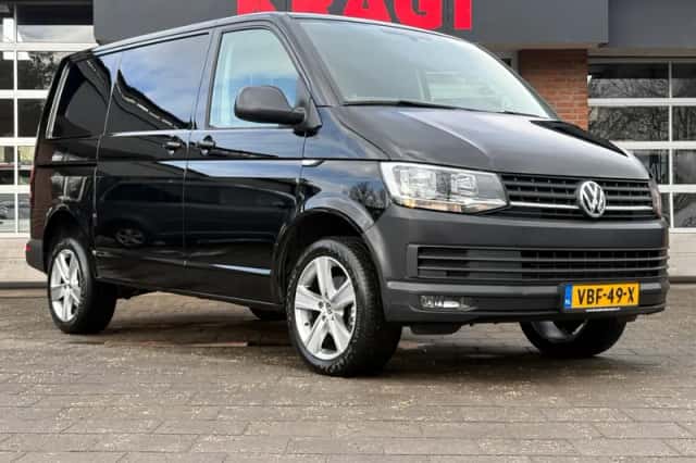 Volkswagen Transporter (2019) thumbnail 2
