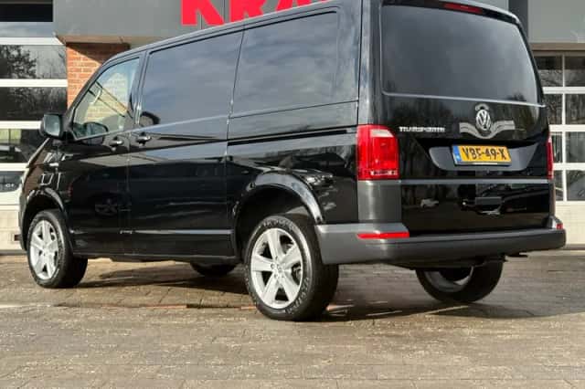 Volkswagen Transporter (2019) thumbnail 3
