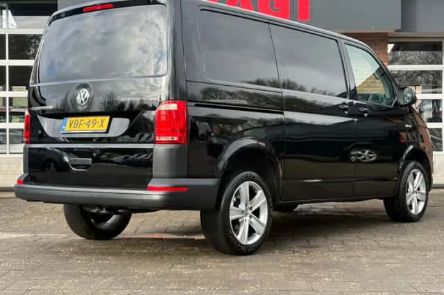 Volkswagen Transporter (2019) thumbnail 4