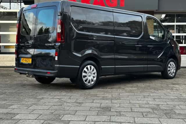 Renault Trafic (2016) thumbnail 4