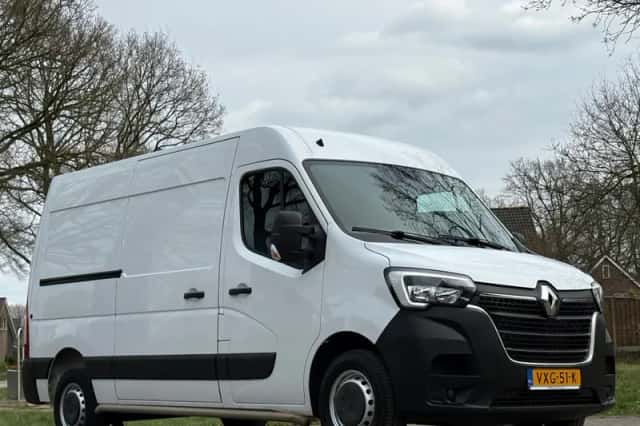 Renault Master (2023) thumbnail 2