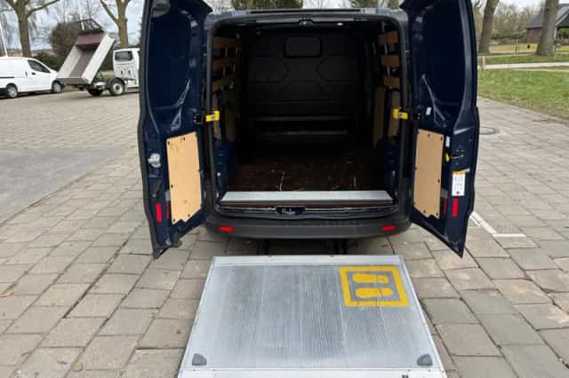 Ford Transit Custom (2016) thumbnail 2
