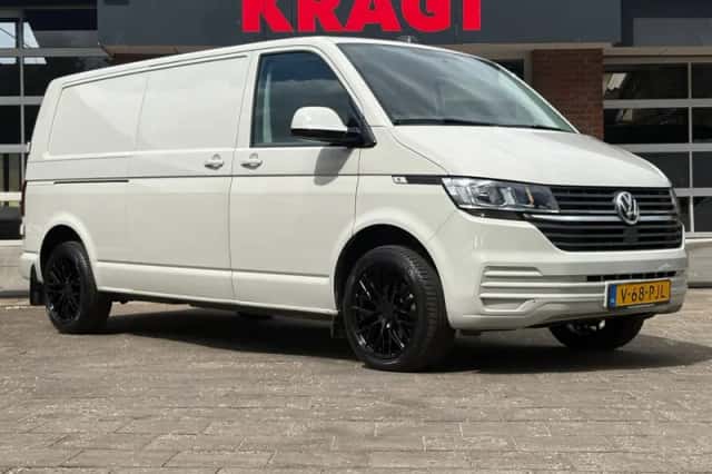 Volkswagen Transporter (2024) thumbnail 4