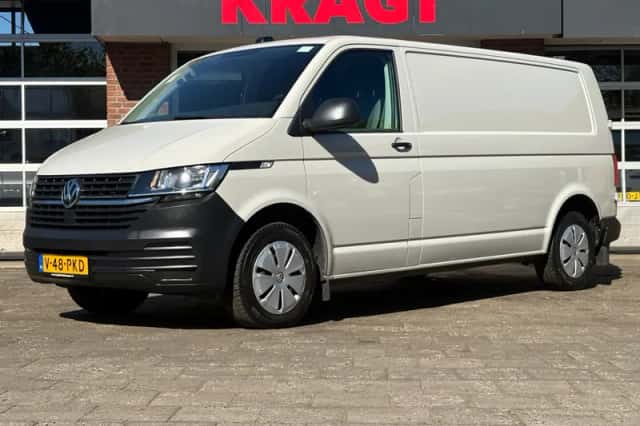 Volkswagen Transporter (2024) thumbnail 1