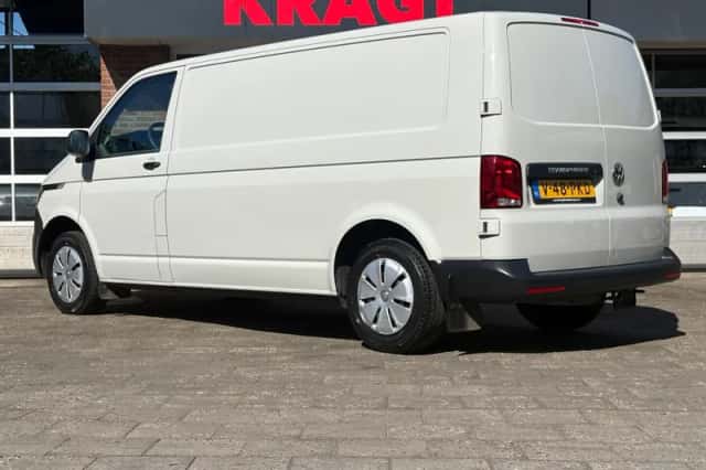 Volkswagen Transporter (2024) thumbnail 5