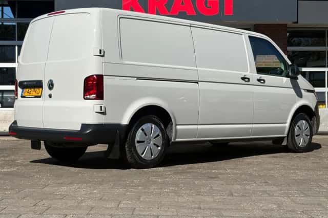 Volkswagen Transporter (2024) thumbnail 6