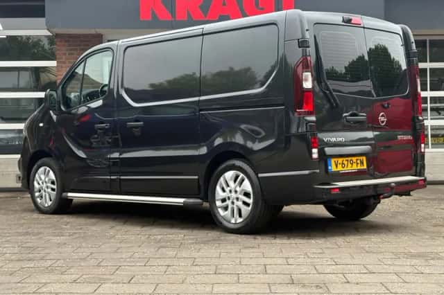 Opel Vivaro (2017) thumbnail 3