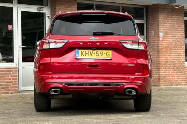Ford Kuga (2022) thumbnail 4