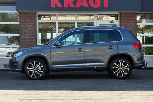 Volkswagen Tiguan (2015) thumbnail 2