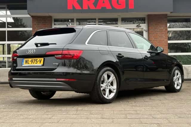 Audi A4 (2017) thumbnail 4