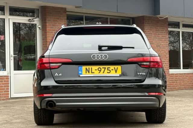 Audi A4 (2017) thumbnail 5
