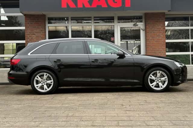 Audi A4 (2017) thumbnail 6