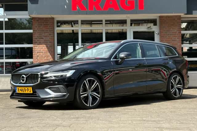 Volvo V60 (2021) thumbnail 1