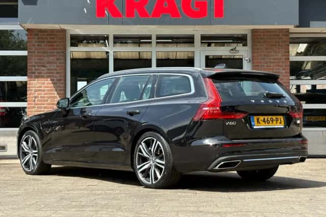 Volvo V60 (2021) thumbnail 2