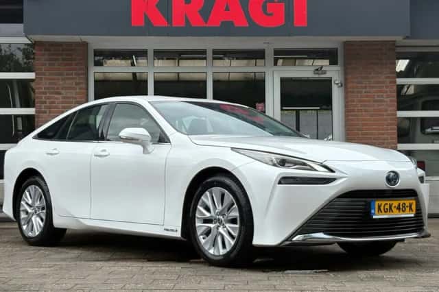 Toyota Mirai (2021) thumbnail 2