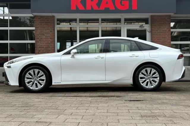Toyota Mirai (2021) thumbnail 5